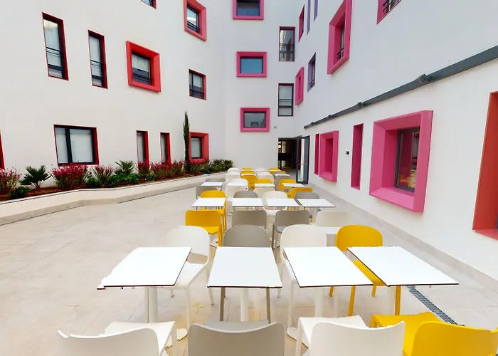 Residencia Universitaria Resa Centro Hostel *
